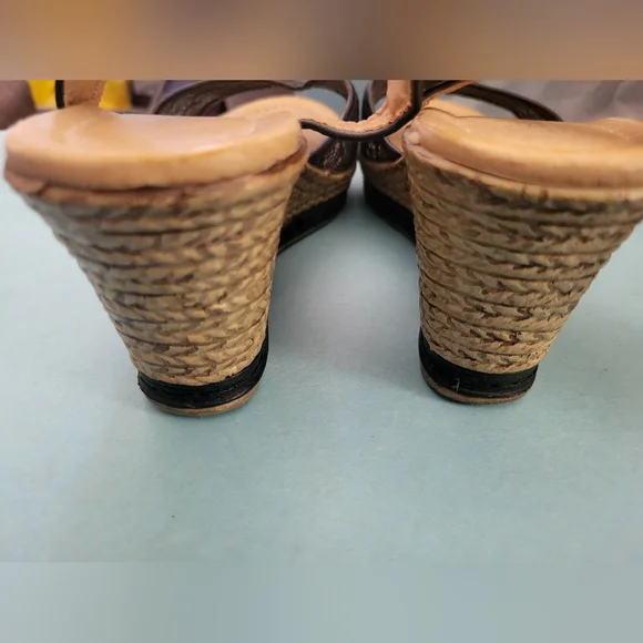 Pretty Black Lace Wedge Sandals sz 10 - Picture 4 of 7